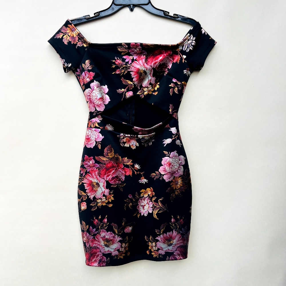 Windsor PRIVY PRIVATELY PRIVILEGED Floral Mini Dress Off Shoulder Dress Size S